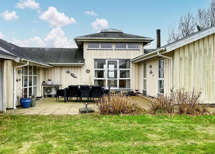 Amazing In With House A Panoramic View *