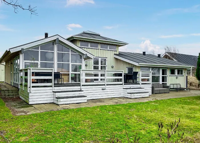 Amazing In With House A Panoramic View Hals